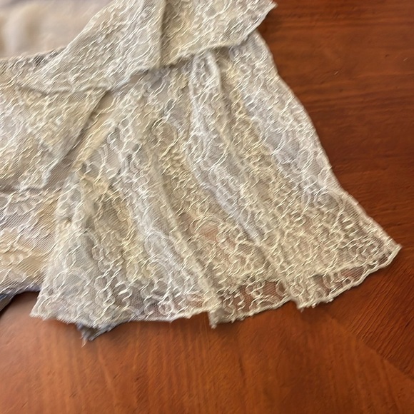 Anthropology june & hudson Lace Top Blouse Large Peplum Flutter Sleeves Taupe - Picture 4 of 8